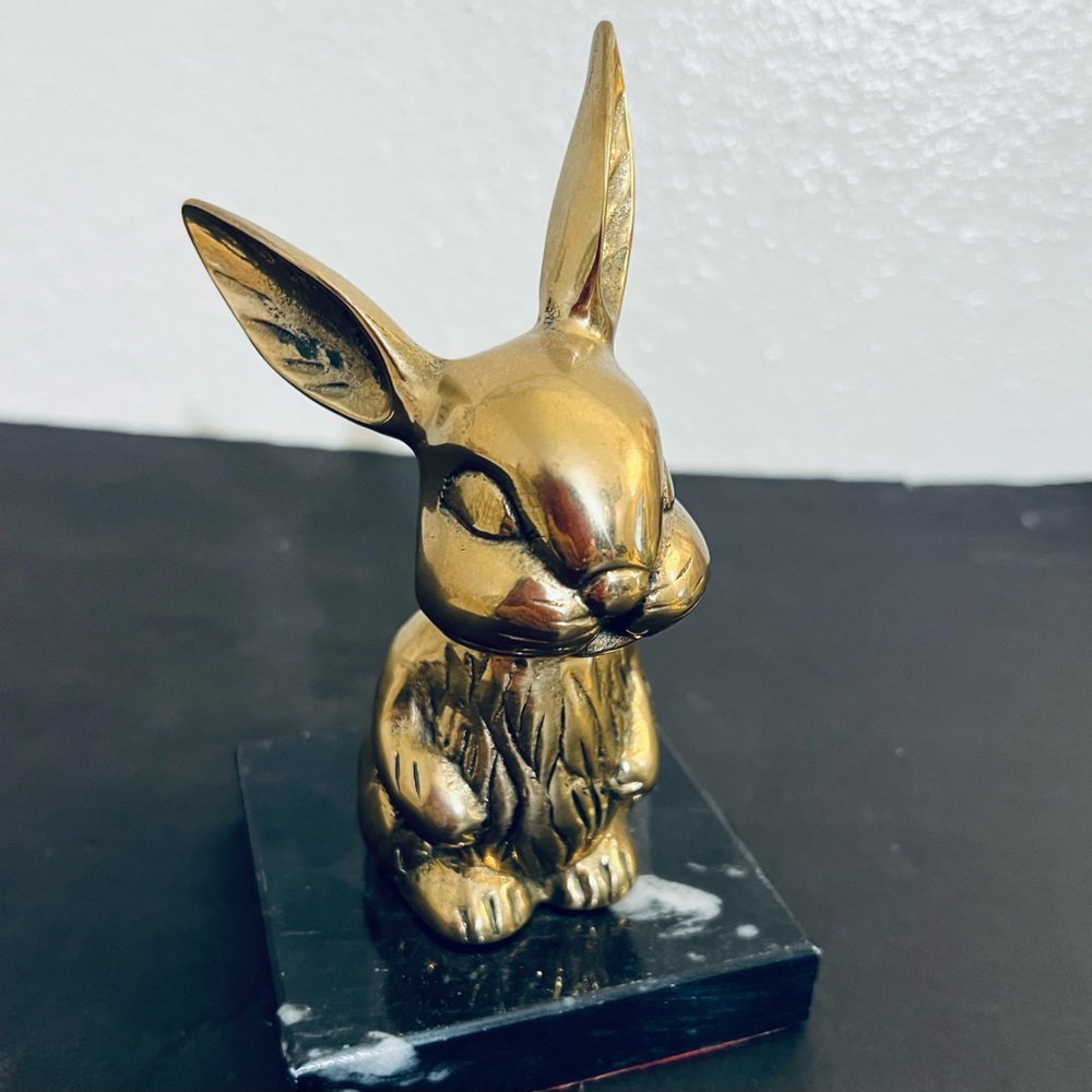 VTG Brass Rabbit Bookkeeper Banner 5.5” tall Marblet Fondation